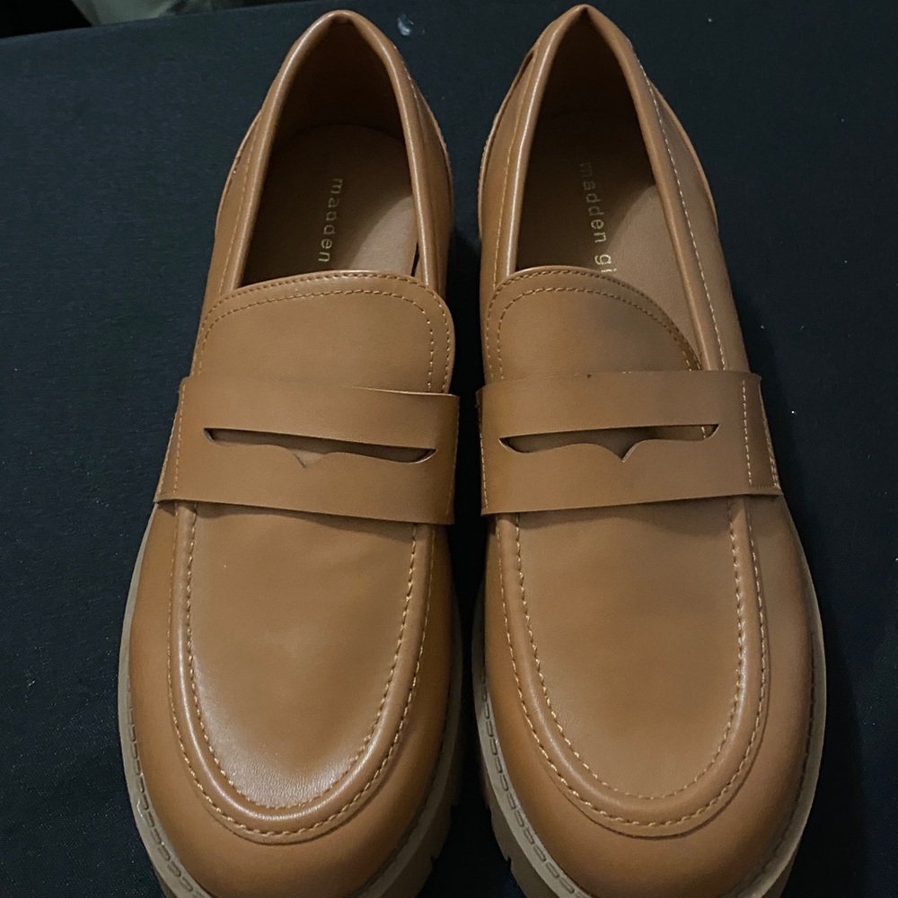 Madden Girl WO‎ size 11 Caramel Faux Leather Slip On Loafers EUC clean